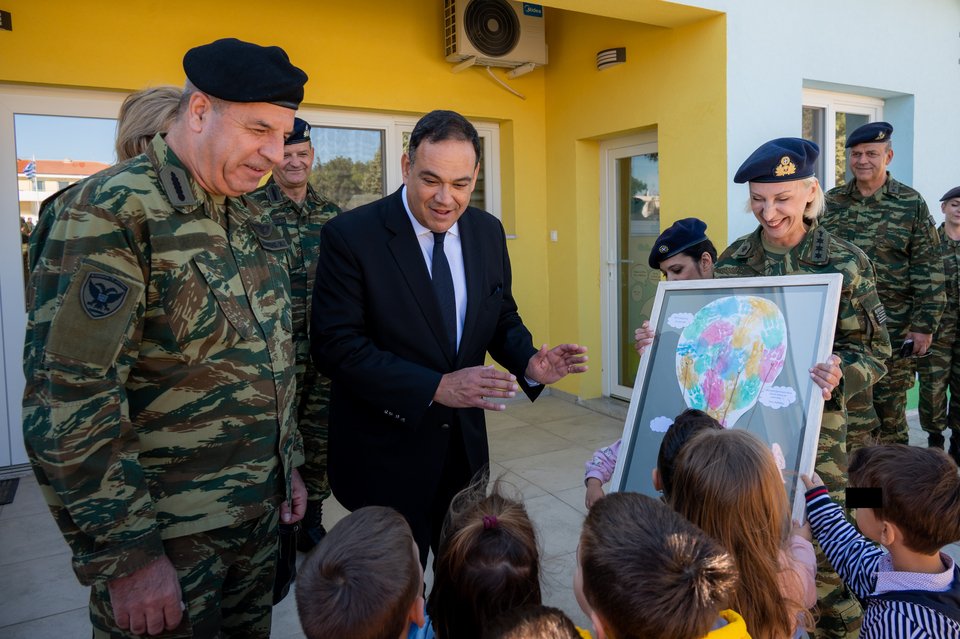 Εικόνες από τα εγκαίνια του βρεφονηπιακού σταθμού: