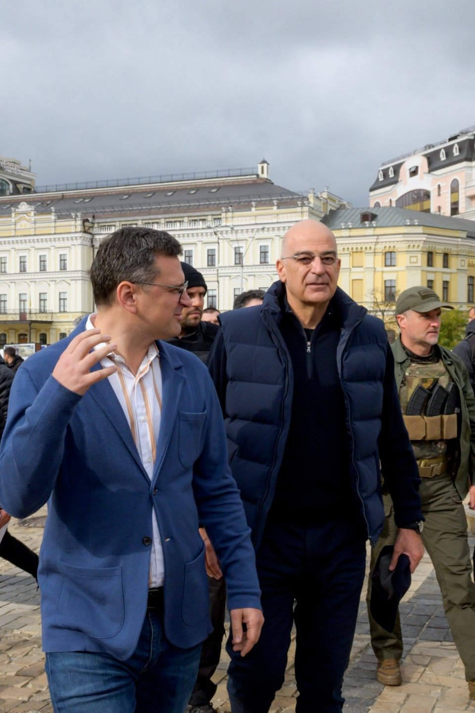 Νίκος Δένδιας και Ντμίτρι Κουλέμπα στο Κίεβο -Φωτογραφία: ΥΠΕΞ