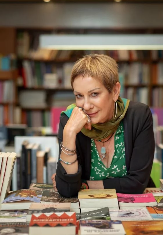 «Aυτή είναι η βιτσιόζικη εσχατιά της πατριαρχίας που πάντα γούσταρε τους ανυπεράσπιστους, τους αθώους, τους βουβούς, τα υποχείρια» λέει η Λένα Διβάνη / Φωτογραφία Κωνσταντίνος Τζέμης. 