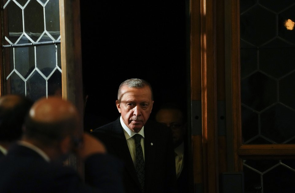 Αιφνιδιασμένος και απογοητευμένος αποχώρησε ο Ταγίπ Ερντογάν