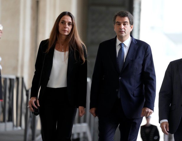 Ο υπουργός Ευρωπαϊκών Υποθέσεων Ραφαέλ Φίτο με την σύζυγό του Αντριάνα Παντσέρα -Φωτογραφία: AP Photo/Andrew Medichini