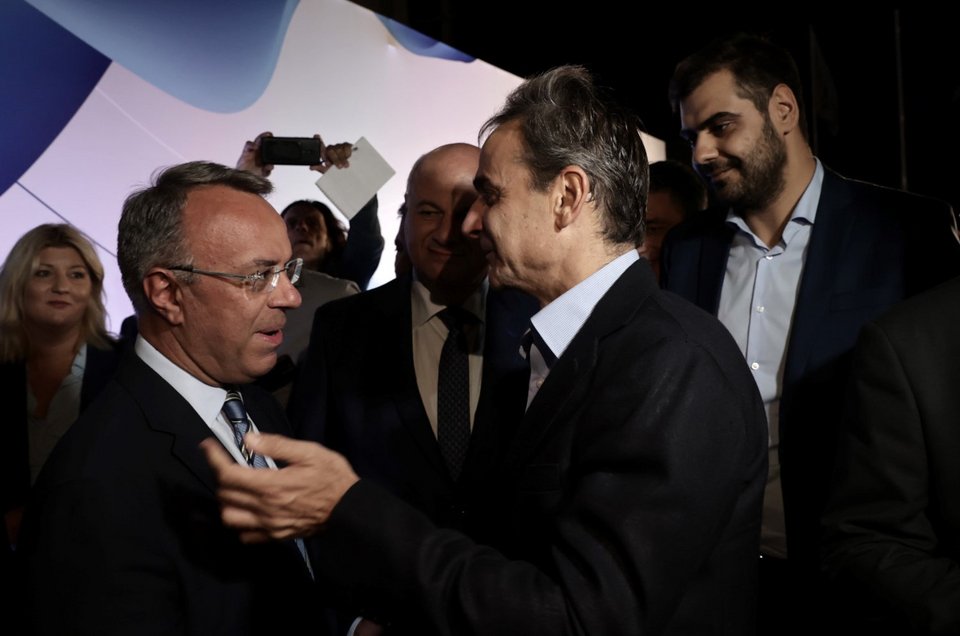 Κυριάκος Μητσοτάκης και Χρήστος Σταϊκούρας υπό τα βλέμματα των Κ. Τσιάρα και Π. Μαρινάκη -Φωτογραφία: INTIMENEWS-ΛΙΑΚΟΣ ΓΙΑΝΝΗΣ