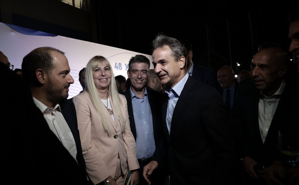 Ο Κυριάκος Μητσοτάκης με τον εκπρόσωπο της ΝΔ Τάσο Γαϊτάνη (στη μέση) - Φωτογραφία: INTIMENEWS-ΛΙΑΚΟΣ ΓΙΑΝΝΗΣ