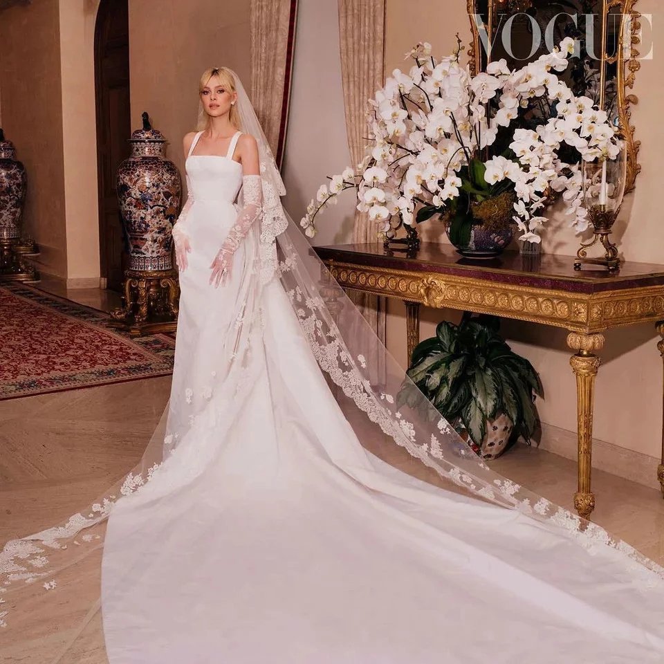 H Νίκολα Πελτζ με νυφικό Valentino