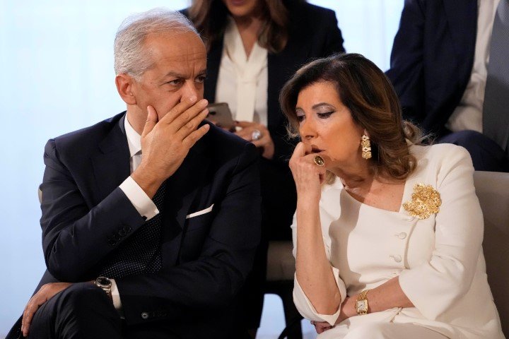 Ο υπουργός Εσωτερικών της Ιταλίας ΜατέοΠιαντεντόσι με την υπουργό Μεταρρυθμίσεων Ελιζαμπέτα Αλμπερτι -Φωτογραφία: AP Photo/Alessandra Tarantino