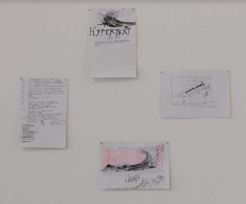  Σκίτσα σε χαρτί του Αλέξανδρου Ψυχούλη, για το έργο Το Δωμάτιο Installation View Dream On, 2022 | Βουλή των Ελλήνων + NEON στο πρώην Δημόσιο Καπνεργοστάσιο Φωτογραφία © Ναταλία Τσουκαλά Ευγενική Παραχώρηση NEON&nbsp;  