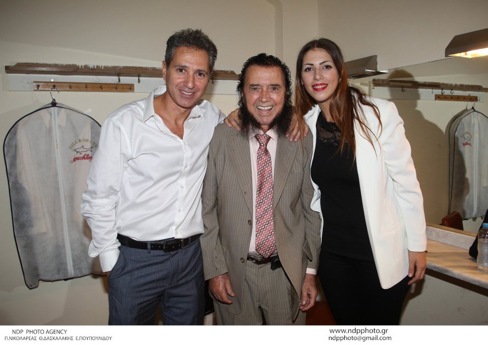 O Σταμάτης Κόκοτας με τα παιδιά του Δημήτρη και Μαριάννα