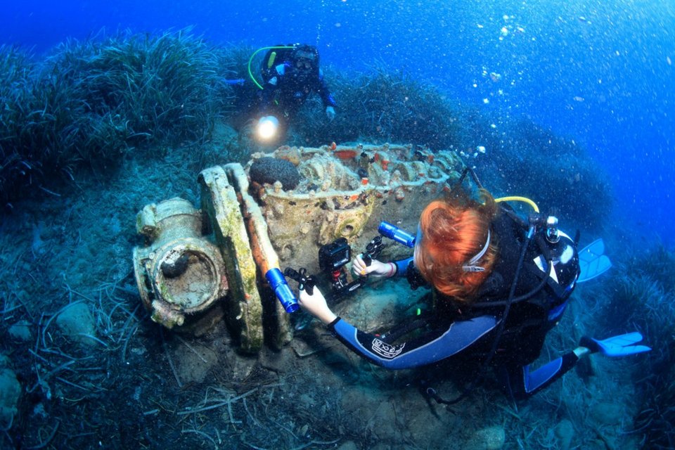 Το τμήμα του αεροσκάφους που ταυτοποιήθηκε ως Stuka / Φωτογραφία: ΑΠΕ-ΜΠΕ