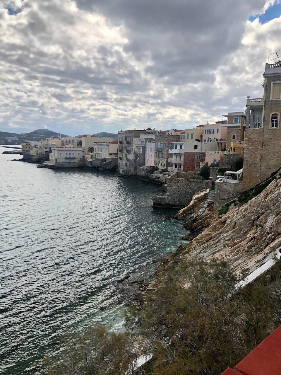 Η Μικρή Βενετία Σύρου, ένα ιδιαίτερο κυκλαδίτικο σκηνικό / Φωτογραφία: iefimerida.gr