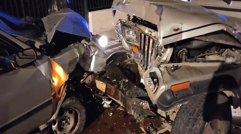 Η σφοδρή μετωπική σύγκρουση των δυο οχημάτων. Φωτογραφία από anatolika24.gr