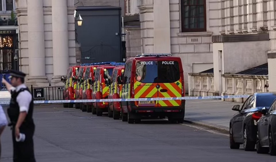 Αστυνομικές δυνάμεις συγκεντρώθηκαν στην περιοχή