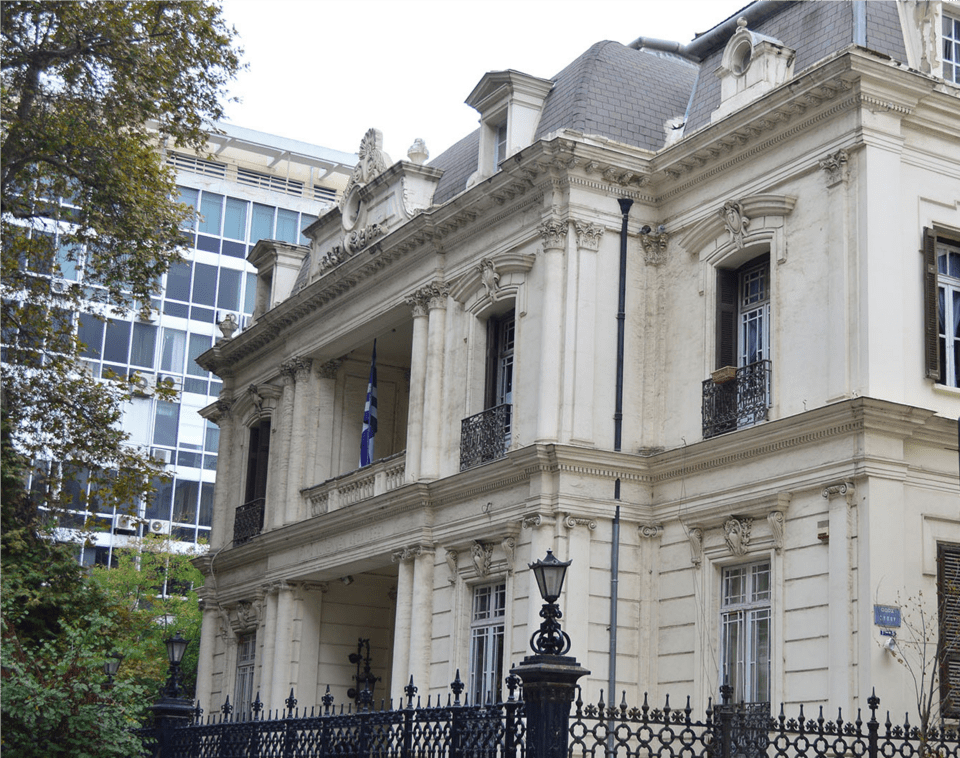 Εξωτερική άποψη του κτιρίου του Κρατικού Ωδείου Θεσσαλονίκης στη συμβολή των οδών Φράγκων και Τύπου