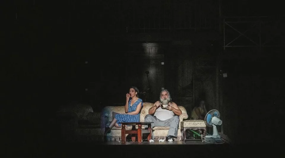 Αγορίτσα Οικονόμου, Γιάννης Αναστασάκης στη σκηνή του φινάλε / Γιάννης Σιμόπουλος