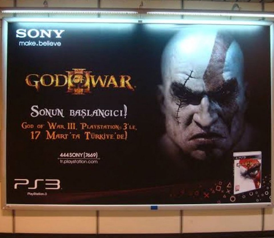 O «Έλληνας θεός» Kratos στο μετρό της Τουρκίας, το 2010 / Φωτογραφία: Twitter