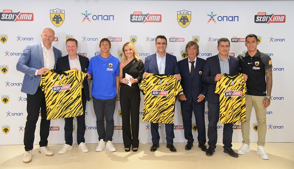 Γιαν Κάρας, Διευθύνων Σύμβουλος ΟΠΑΠ, Γιώργος Κοσμάς, Διευθύνων Σύμβουλος και Α΄ Αντιπρόεδρος της ΠΑΕ ΑΕΚ, Ματίας Αλμέιδα, προπονητής της ΑΕΚ, Λίλα Κουντουριώτη, Ματθαίος Ματθαίου, Chief Operations Officer του ΟΠΑΠ, Θωμάς Μαύρος, Οδυσσέας Χριστοφόρου, Αναπληρωτής Διευθύνων Σύμβουλος του ΟΠΑΠ, Σέρχιο Αραούχο, αρχηγός της ΑΕΚ 