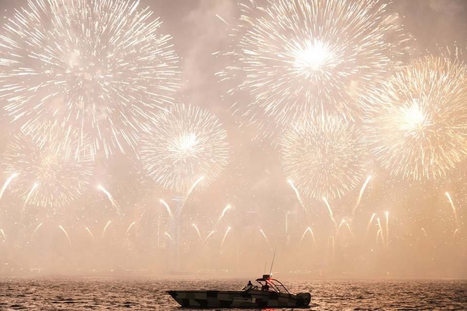 Βεγγαλικά στο Κατάρ πριν την έναρξη του Μουντιάλ 2022 / Φωτογραφία: AP