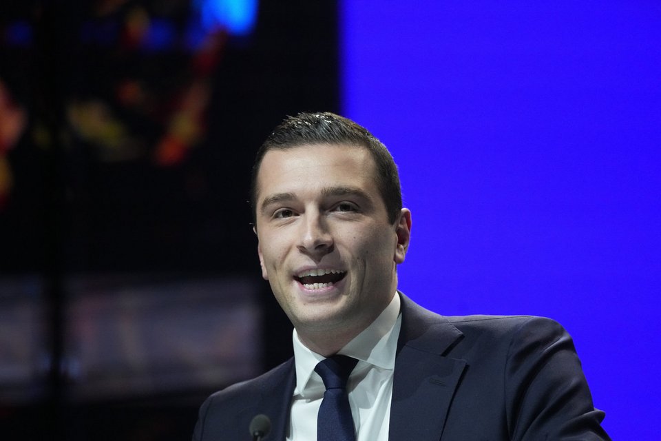 Ο Ζορντάν Μπαρντελά εντάχθηκε στο κόμμα της Λεπέν σε ηλικία 16 ετών