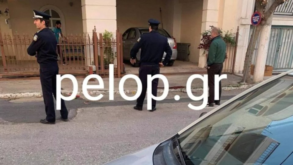 Το σημείο όπου έπεσε στο κενό ο ιερέας στην Πάτρα / pelop.gr