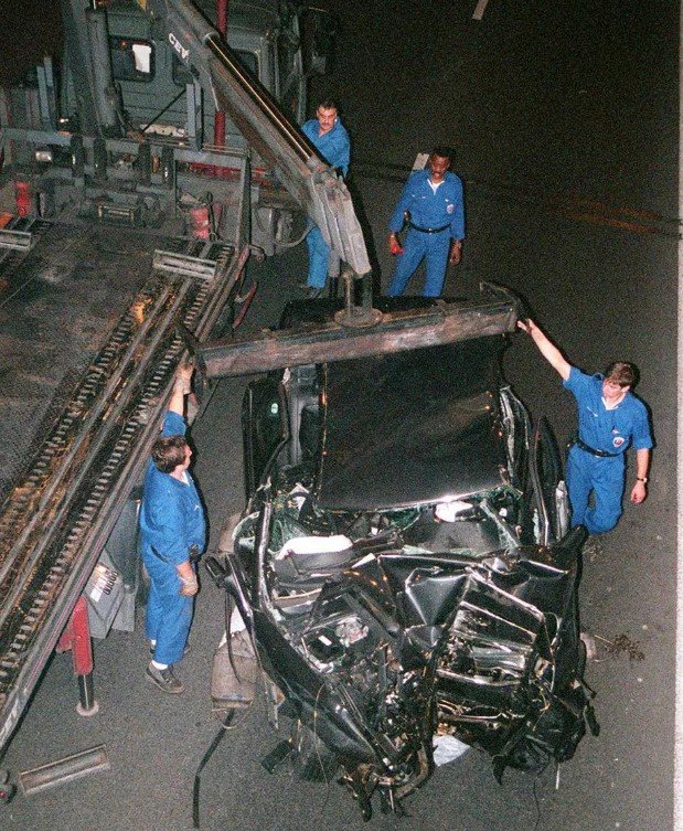 Η διαλυμένη Mercedes μετά το τροχαίο της Νταϊάνα και του Ντόντι Αλ Φαγέντ
