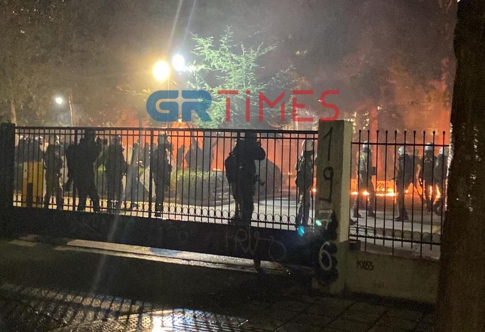 Επεισόδια στη Θεσσαλονίκη μετά την πορεία για το Πολυτεχνείο
