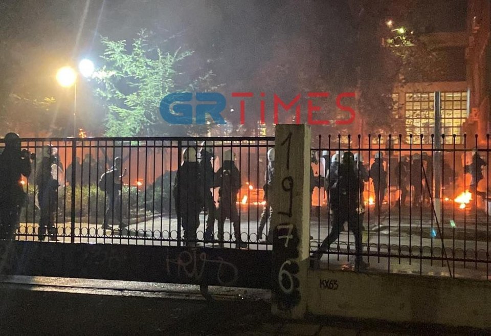 Επεισόδια στη Θεσσαλονίκη μετά την πορεία για το Πολυτεχνείο
