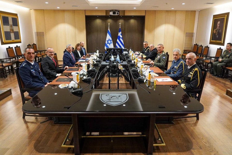 Ο Αρχηγός ΓΕΕΘΑ συναντήθηκε με τον γενικό διευθυντή του υπουργείου 'Αμυνας του Ισραήλ Amir Eshel