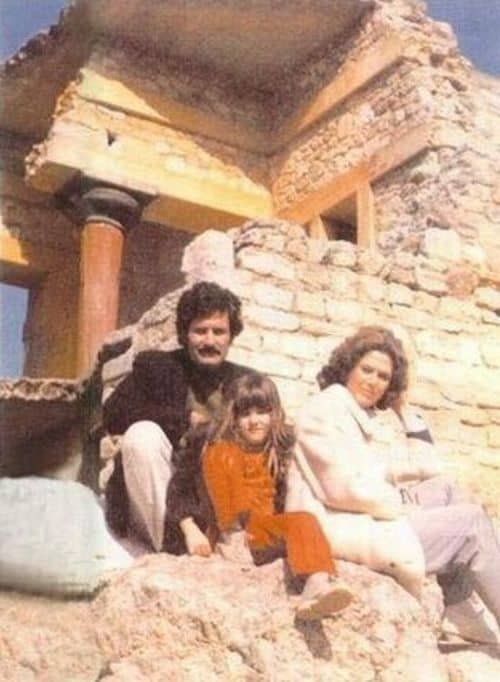 Η Τζένιφερ Άνιστον και οι γονείς της στην Κνωσό