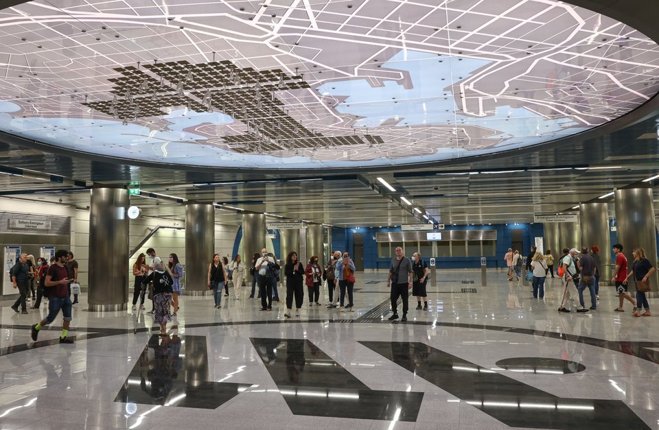 Εντυπωσιακός σταθμός στο Μετρό του Πειραιά