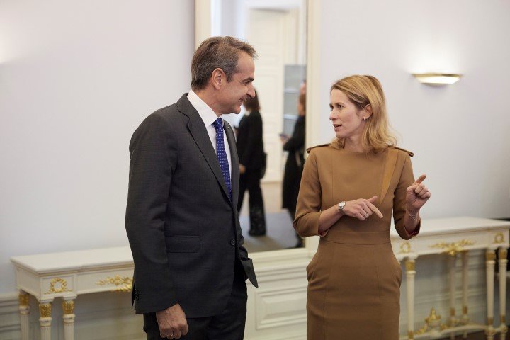 Οι δύο ηγέτες σε θερμό κλίμα κατά την επίσημη συνάντησή τους / Φωτογραφία: ΓτΠ / Δημήτρης Παπαμήτσος