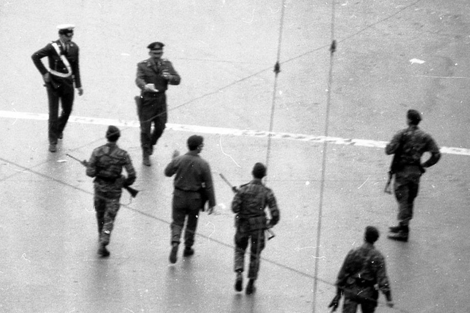 Στρατιώτες στο κέντρο της Αθήνας τις ημέρες του Πολυτεχνείου