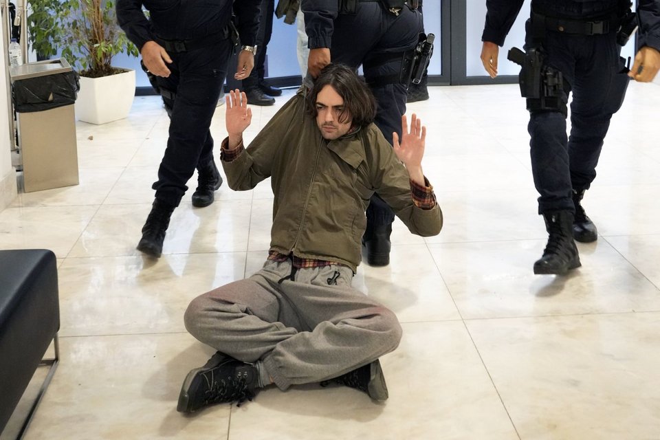Εκατοντάδες διαδηλωτές στην Πορτογαλία