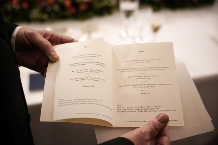 Το μενού στο προεδρικό δείπνο προς τιμήν του βασιλιά και της βασίλισσας της Ολλανδίας / Φωτογραφία: Menelaos Myrillas / SOOC