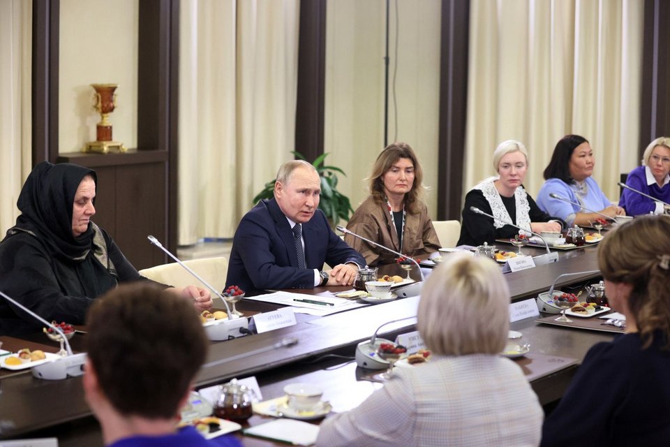 Ρωσία: Σικέ συναντήσεις του Πούτιν με μητέρες στρατιωτώ