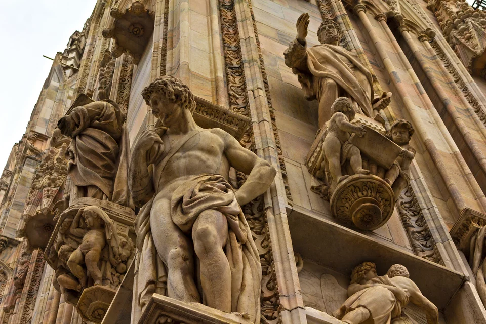 Συγκλονιστικά γλυπτά στον καθεδρικό ναό Duomo στο Μιλάνο / Φωτογραφία: Shutterstock