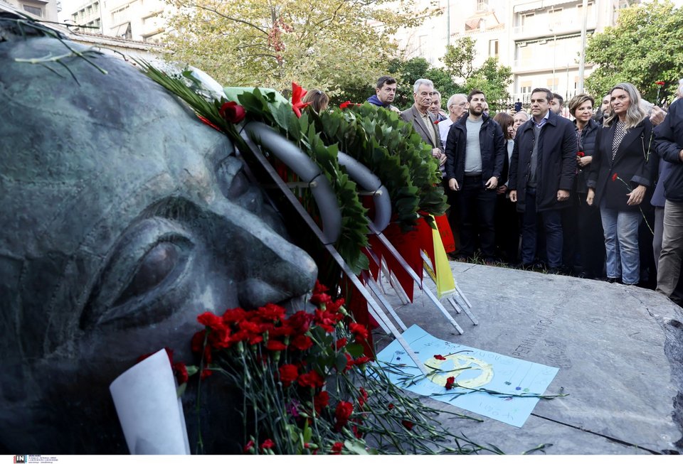 Ο Αλέξης Τσίπρας κατέθεσε στεφάνι στο Πολυτεχνείο