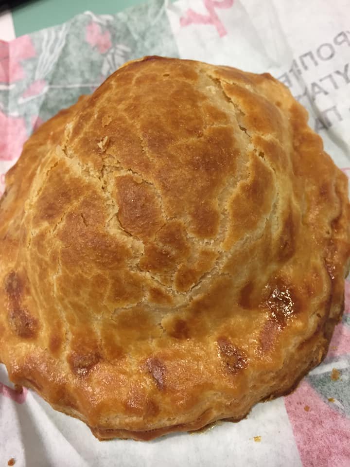 τυρόπιτα Μάμ street food 