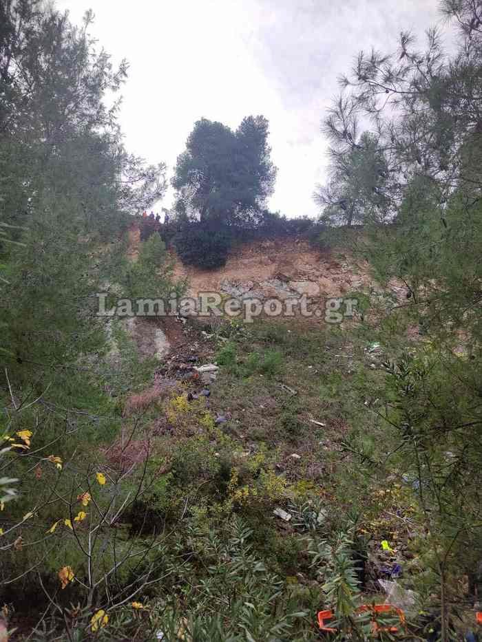 Το σημείο από όπου έπεσε το όχημα. Φωτογραφία lamiareport.gr
