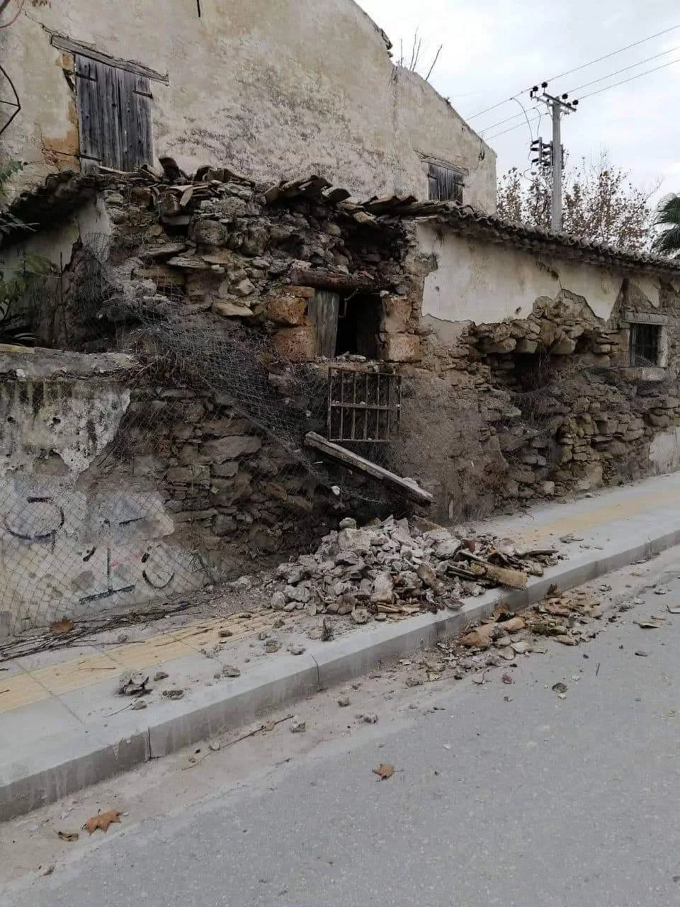 اخبار اليونان زاكينثوس - زلزال بقوة 3.7 ريختر يضرب زاكينثوس وكيليني ويتسبب في أضرار مادية