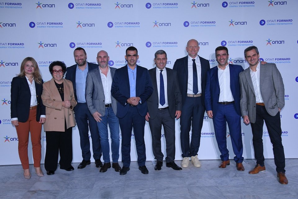 Νάνση Βέρρα, Chief Legal, Regulatory &amp; Compliance Officer του OΠΑΠ, Μαρία Νικολαΐδου, Acting Chief People Officer του ΟΠΑΠ, Γιάννης Ρόκκας, Chief Marketing Officer του ΟΠΑΠ, James Curwen, Chief Online Officer του ΟΠΑΠ, Φώτης Ζησιμόπουλος, Chief Product Officer του ΟΠΑΠ, Οδυσσέας Χριστοφόρου, Αναπληρωτής Διευθύνων Σύμβουλος του ΟΠΑΠ, Γιαν Κάρας, Διευθύνων Σύμβουλος του ΟΠΑΠ, Ματθαίος Ματθαίου, Chief Operations Officer του ΟΠΑΠ, Ηλίας Κατσαρός, Chief Retail Officer του ΟΠΑΠ 