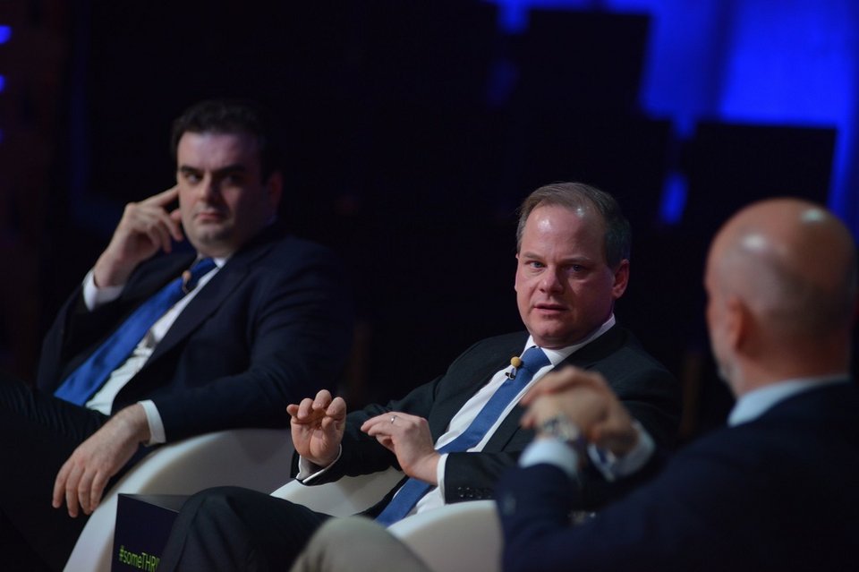 O Κώστας Καραμανλής και ο Κυριάκος Πιερρακάκης στο ετήσιο συνέδριο του ΣΕΤΕ 