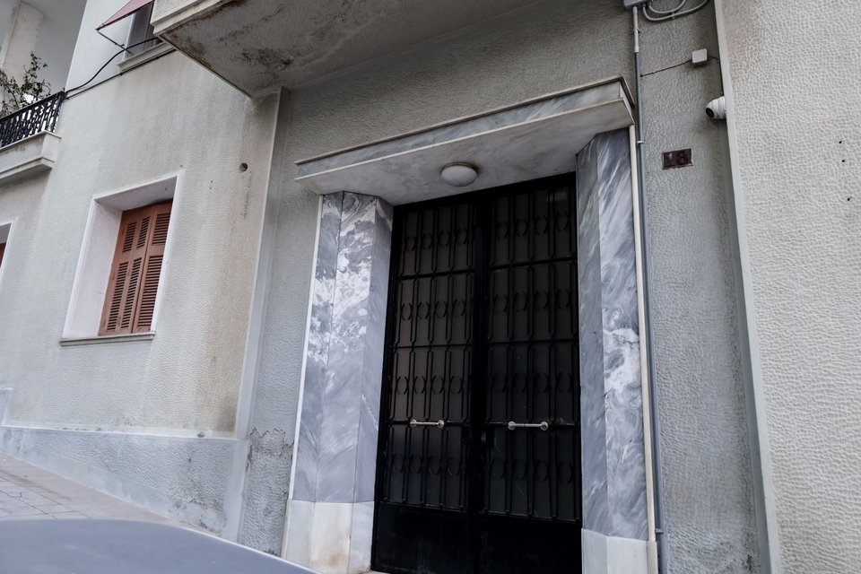 Το διαμέρισμα όπου σημειώθηκε η γυναικοκτονία στον Πειραιά
