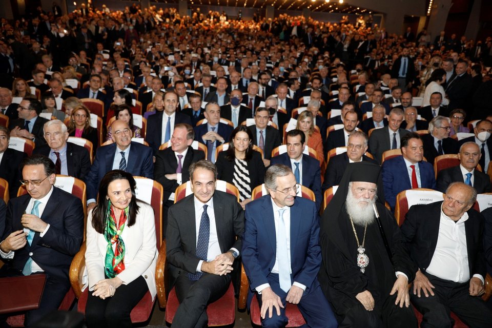 Από αριστερά: η Γεωργία Σαμαρά, ο Κυριάκος Μητσοτάκης, ο Αντώνης Σαμαράς και ο αρχιεπίσκοπος Ιερώνυμος -Φωτογραφία: ΓΙΩΡΓΟΣ ΚΟΝΤΑΡΙΝΗΣ / EUROKINISSI