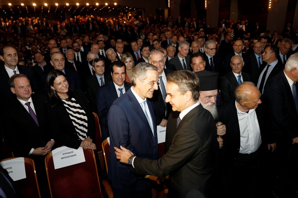 Κυριάκος Μητσοτάκης και Αντώνης Σαμαράς -Φωτογραφία: ΓΙΩΡΓΟΣ ΚΟΝΤΑΡΙΝΗΣ / EUROKINISSI
