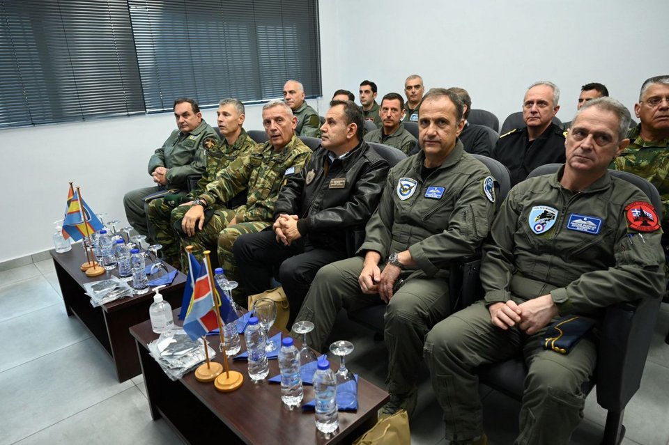 Ο ΥΠΕΘΑ Νίκος Παναγιωτόπουλος στην 117 Πτέρυγα Μάχης / Φωτογραφία: Eurokinissi