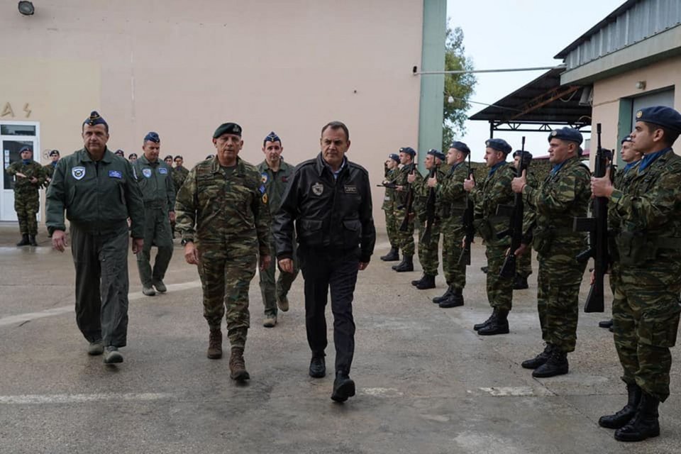 Ο ΥΠΕΘΑ Νίκος Παναγιωτόπουλος στην 117 Πτέρυγα Μάχης / Φωτογραφία: Eurokinissi