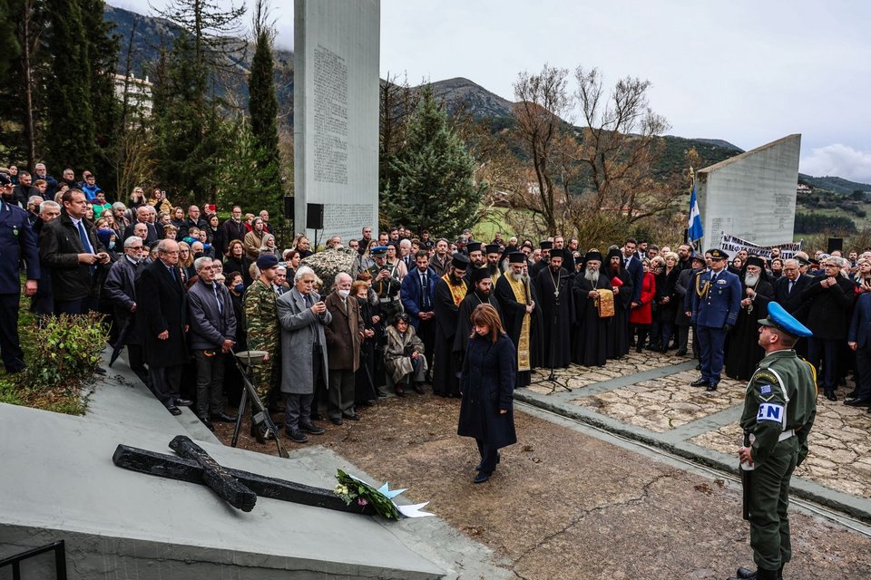 Η ΠτΔ Κατερίνα Σακελλαροπούλου στις εκδηλώσεις για την 79η επέτειο Μνήμης του Ολοκαυτώματος στα Καλάβρυτα / Φωτογραφία: Eurokinissi