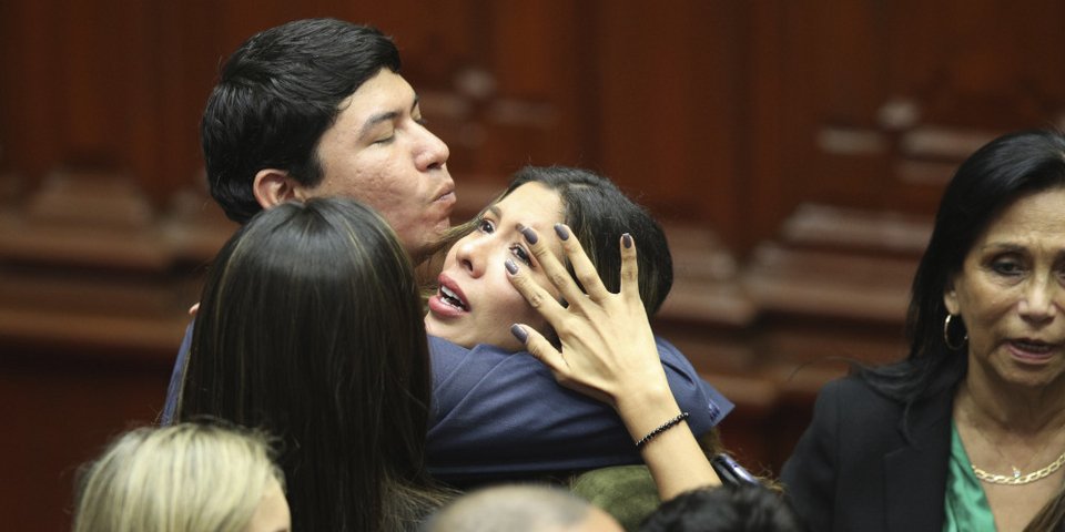 Πανηγυρισμοί για την αποπομπή Καστίγιο / Associated Press