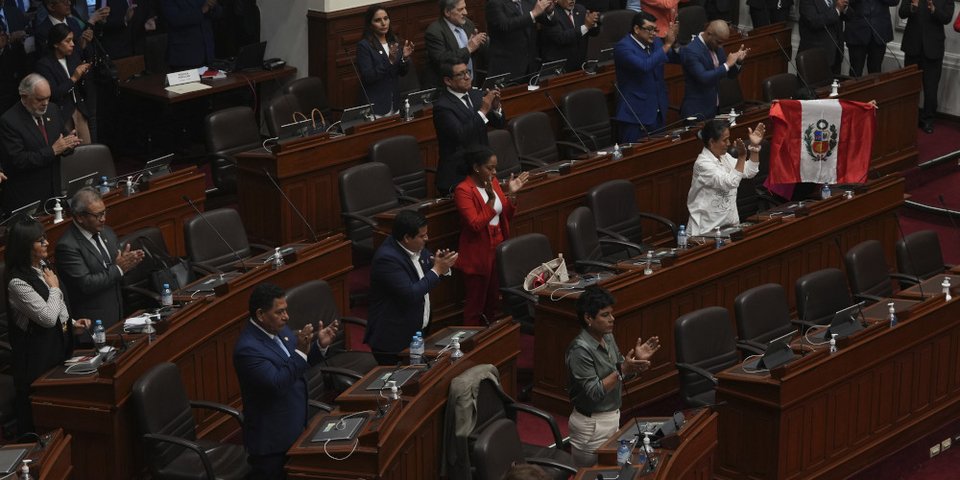 Χειροκροτήματα στο κογκρέσο του Περού / Associated Press