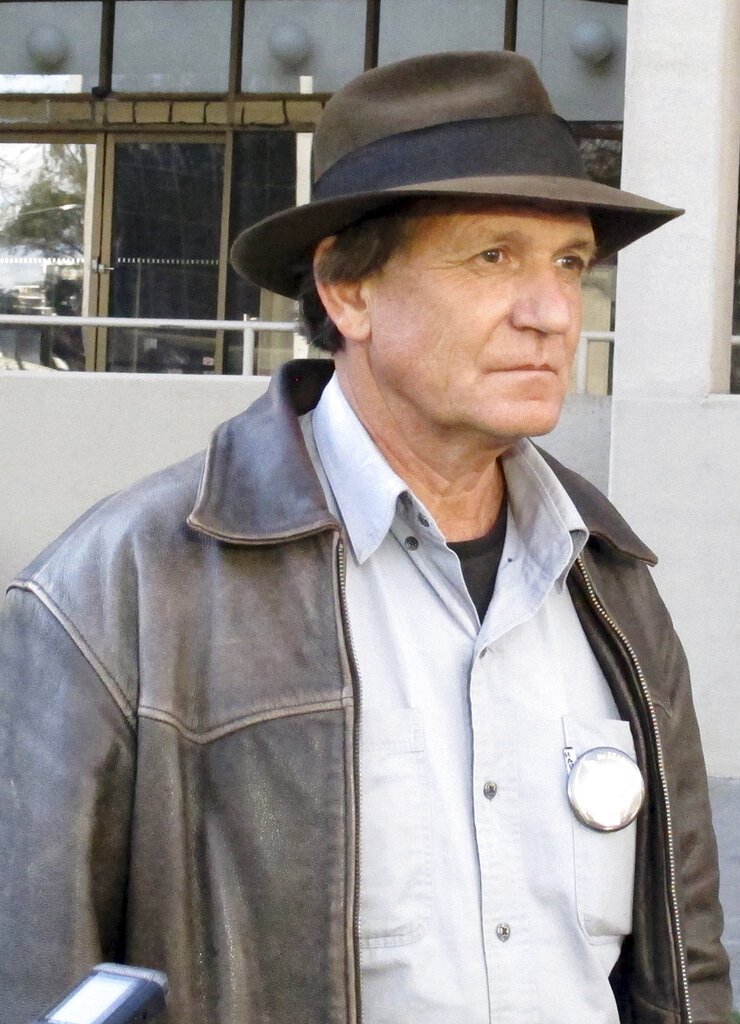 Ο Blaine Gibson μιλάει στα μέσα μαζικής ενημέρωσης κατά τη διάρκεια συνέντευξης σχετικά με τη συνεχιζόμενη προσπάθειά του να βρει την αγνοούμενη πτήση 370 της Malaysia Airlines