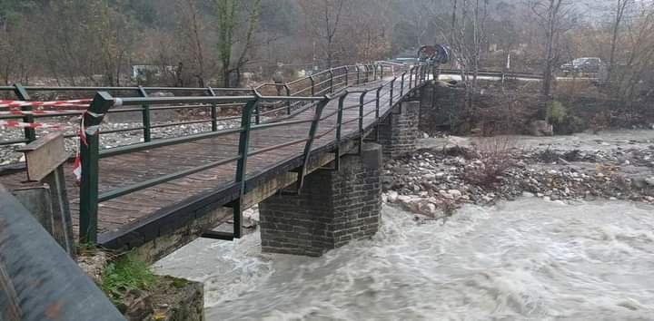 Ζημιές σε πεζογέφυρα στα Τζουμέρκα